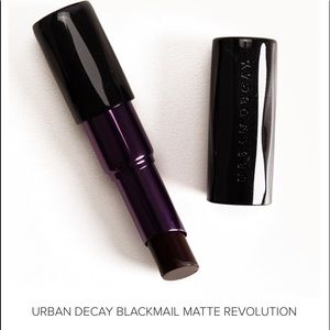 Urban Decay Matte Revolution Lipstick - Blackmail